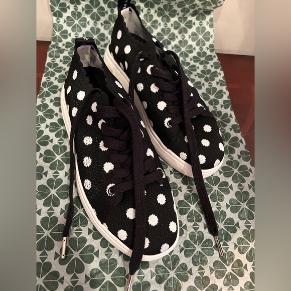 NWOT Kate Spade black with white polka dot sneakers. Size 6.5 - Picture 1 of 5